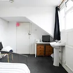 Pebbles Guest House Room 8