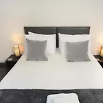 8 Beds Work & Family Stay Free Parking