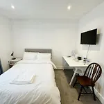 Shirley Guest House