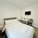 Shirley Guest House
