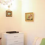 Regents Park Road Master Room