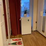 Teli\'S House