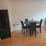 City Centre Apartment With Parking
