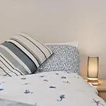 1 Bed, Close To Train Station & Common Park, Sleeps 3