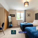 2 Bedroom Apartments By Smart Apartments Short Lets & Serviced Accommodation Apartment Southampton With Free Wifi