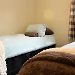 Shirley House 4, Guest House, Self Catering, Self Check In With Smart Locks, Use Of Fully Equipped Kitchen, Close To City Centre, Ideal For Longer Stays, Excellent Transport Links