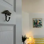 Urban Escape Entire Apartment Near Uni And Hospital