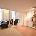 Town Or Country - Imperial Apartments