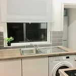 Highfield University House By Your Stay Solutions Short Lets & Serviced Accommodation Southampton With Garden