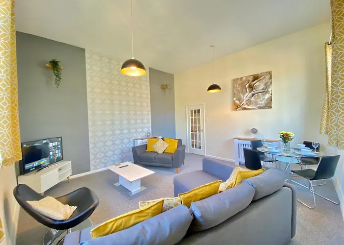 4 Single Beds Or 2 Doubles - Free Parking Spaces - Smart Tv\'S - City Centre Spacious Flat