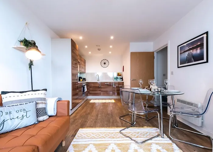 City View Apart Central Of Southampton 2-Beds & 2-Bath - Free Private Parking Space