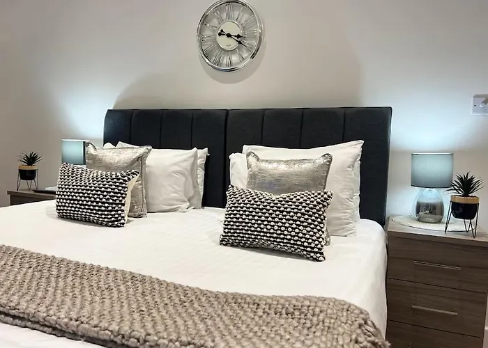 Master Suite In Central Southampton