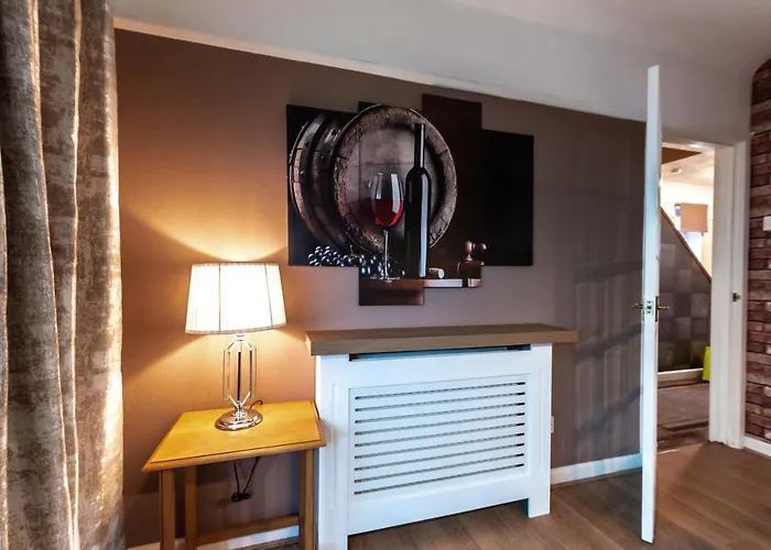 Cheerful 3-Bedroom Douglas House With Patio