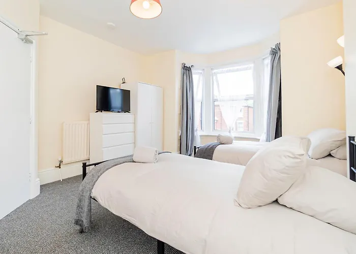 Shirley House 5, Guest House, Self Catering, Self Check In With Smart Locks, Use Of Fully Equipped Kitchen, Close To City Centre, Ideal For Longer Stays And Fawley Contractors