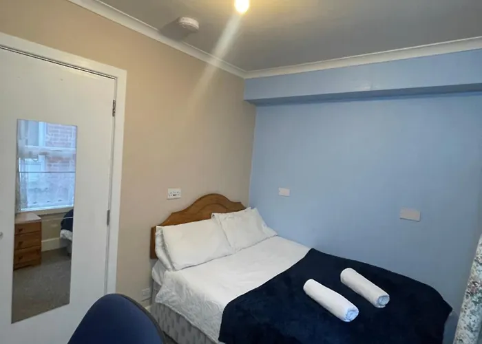 Room 2 Double Bedroom, Portswood, Southampton