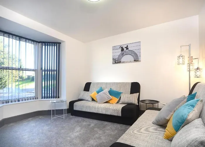 8 Beds Work & Family Stay Free Parking