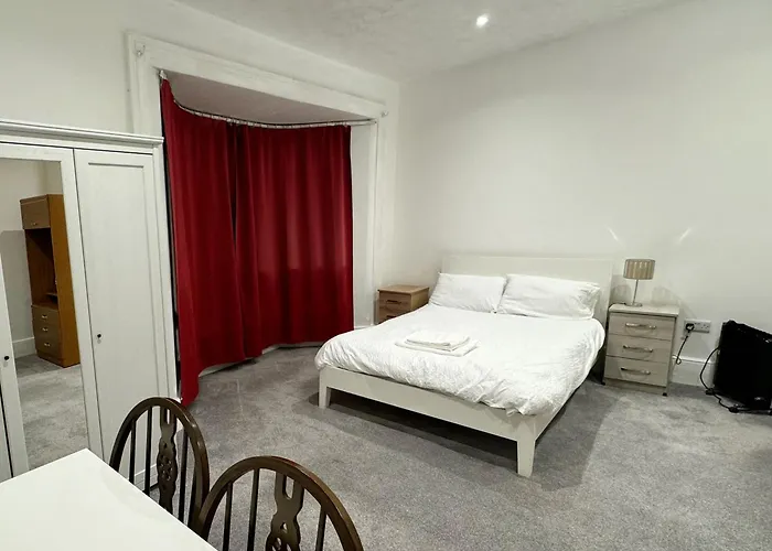 Shirley Guest House