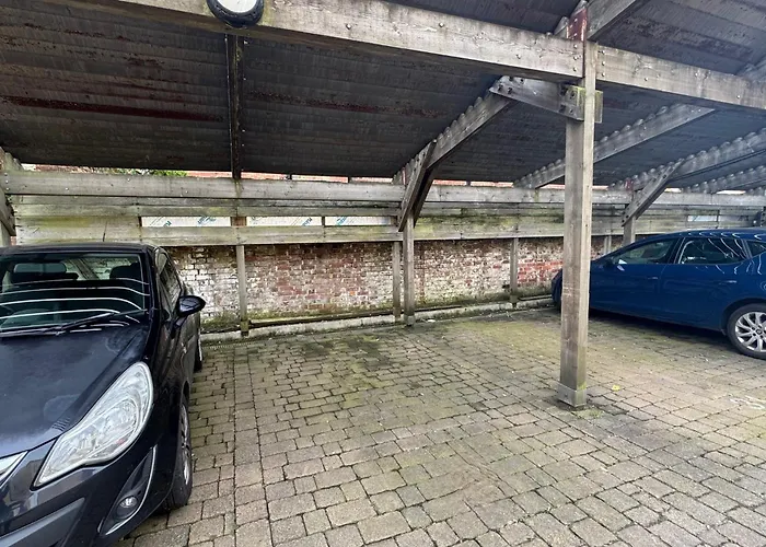 The Greenwich - Two Bedroom Apartment With Parking, Close To Ferry Terminals