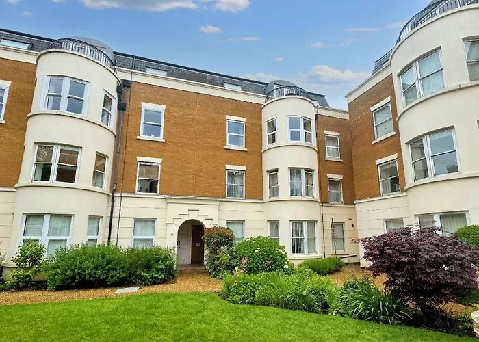 Osborne House - One Bedroom Ground Floor Apartment With Parking