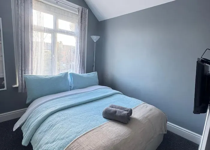 Shirley House 6, Guest House, Self Catering, Self Check In With Smart Locks, Use Of Fully Equipped Kitchen, Close To City Centre, Ideal For Longer Stays, Excellent Transport Links