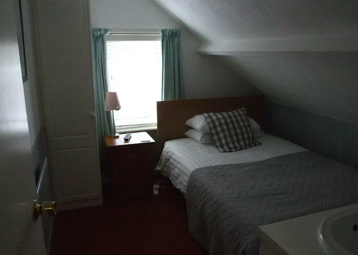 Four Seasons Guest House
