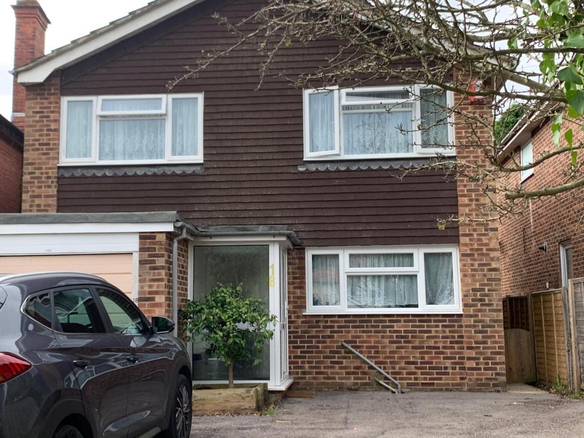 Casa de férias Executive 4 Bedroom Bassett House Southampton