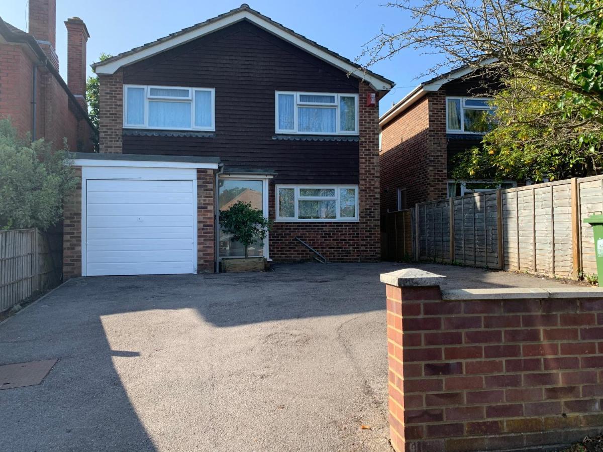 Executive 4 Bedroom Bassett House * Southampton