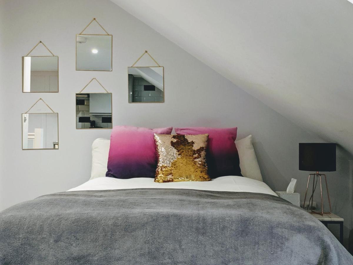 80 Bedford Place Apartment