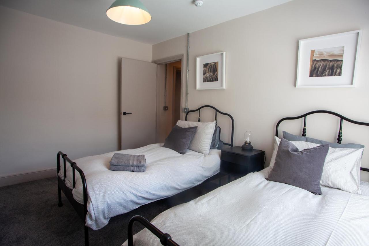 Oxford Street Grand Apartment- Free Evening Parking Apartment *