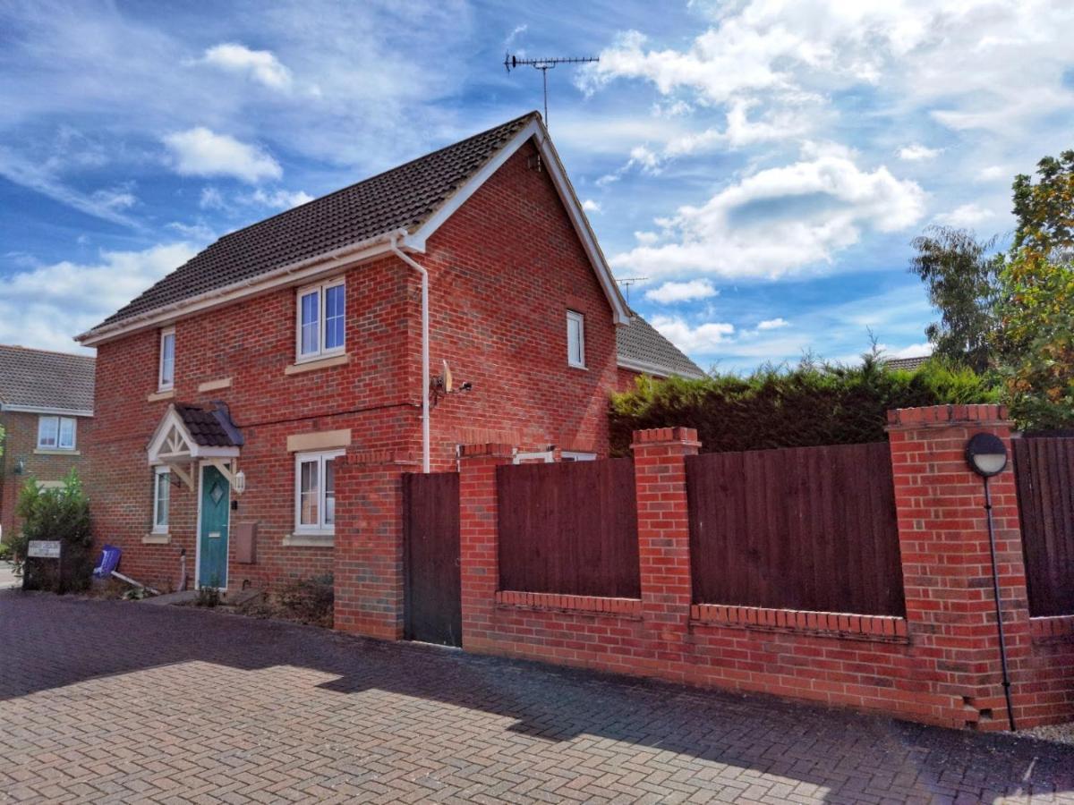 Lakeside: Argosy 3bed House 2bath Parking M27 J5 Airport Sleeps 6 Holiday home Southampton