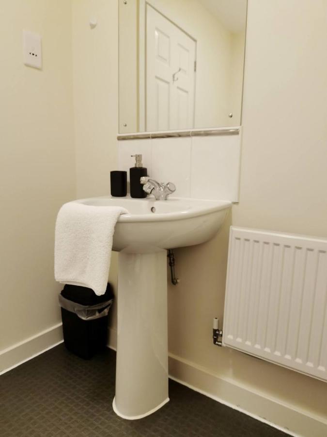 Lakeside: Argosy 3bed House 2bath Parking M27 J5 Airport Sleeps 6 Holiday home