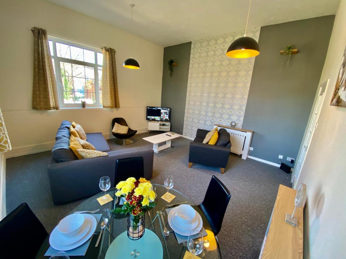 4 Single Beds Or 2 Doubles - Free Parking Spaces - Smart Tv's - Centre Spacious Flat * Southampton