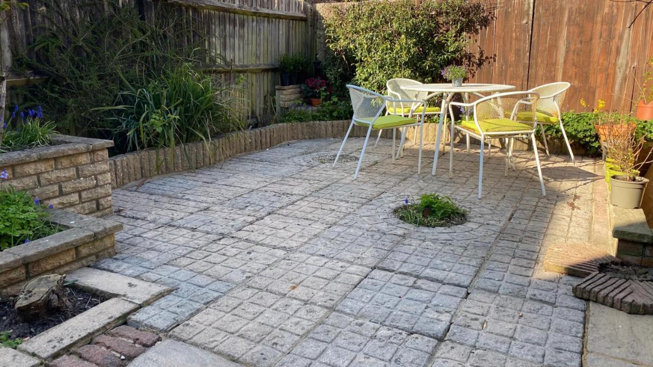 4 Bedroom House By Your Solutions Short Lets & Serviced With Terrace & Garden