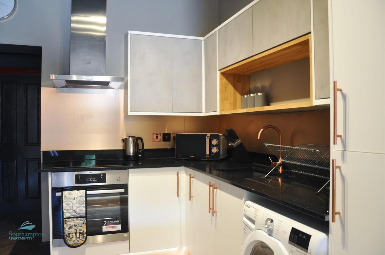 Mayflower House Apartment