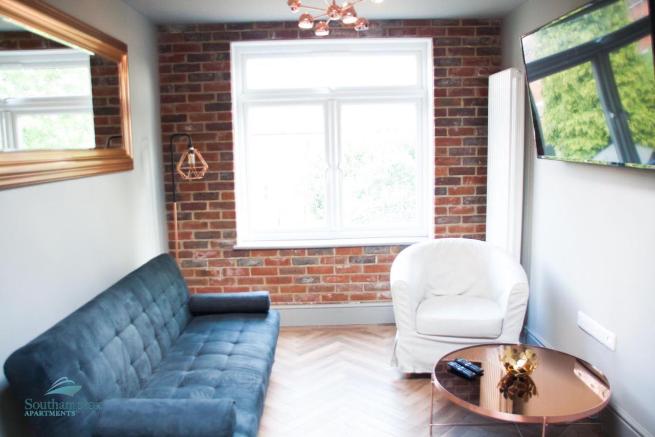 Mayflower House Apartment