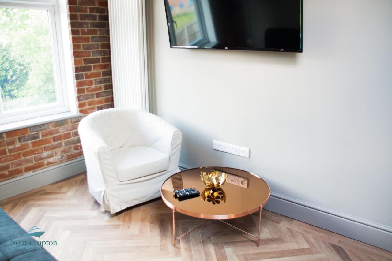 Mayflower House Apartment