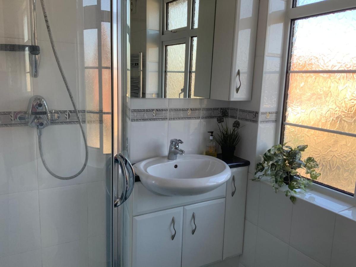 Holiday home 4 Bedroom House By Your Solutions Short Lets & Serviced With Terrace & Garden Southampton