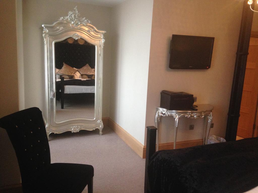 Ennios Boutique 5* Southampton