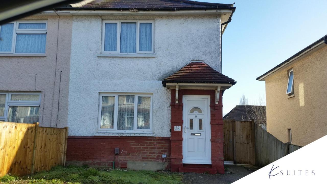 K Suites - Alder Road - Free Parking Holiday home *