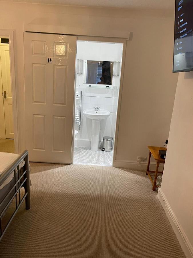 Alder En-suites Self-catering With Private Shower 1 *
