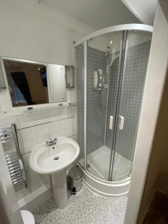 Alder En-suites Self-catering With Private Shower 1 Guest house *