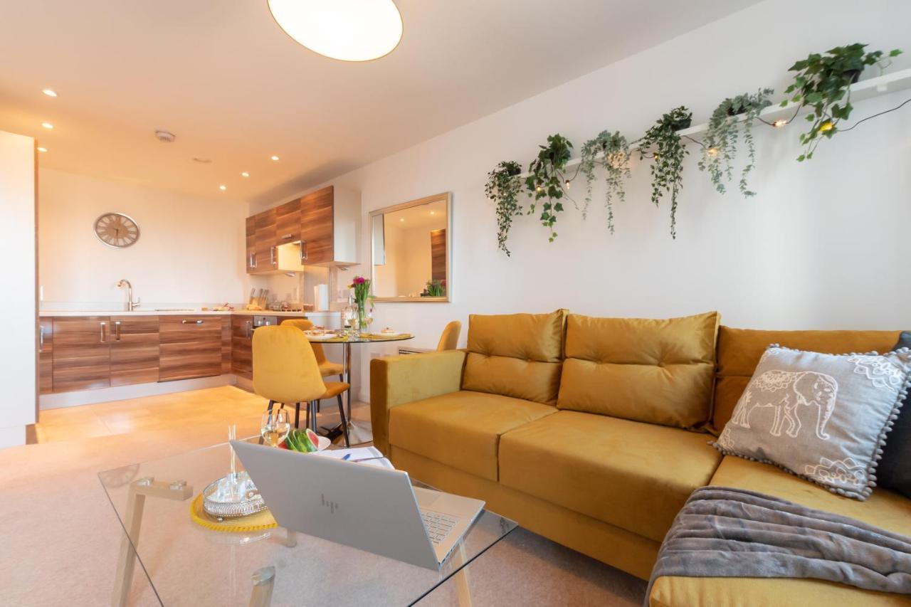 Amber Oasis - Your Gateway To Southampton's Vibrant Heart, Port, Shopping