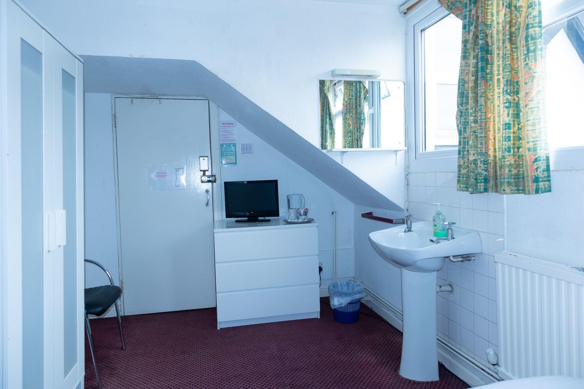 Addenro House 3* Southampton