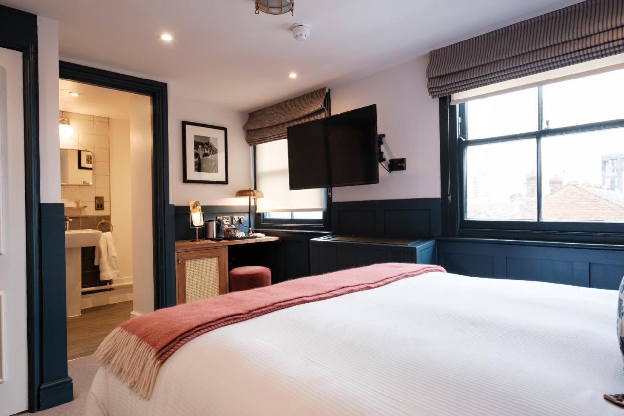 The White Star Tavern 3*