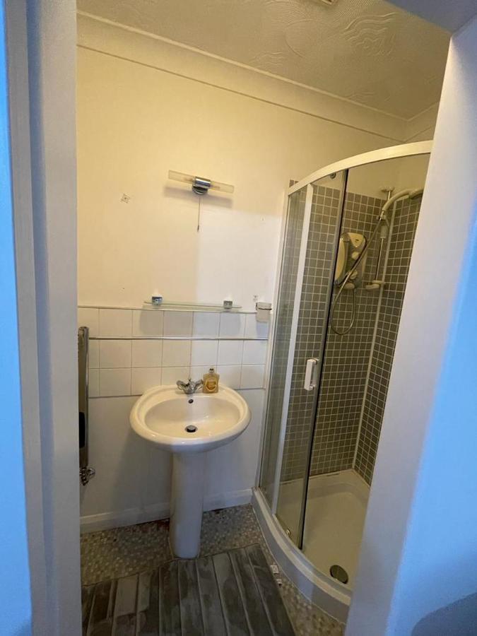 Alder En-suite Self Caring Private Shower 2