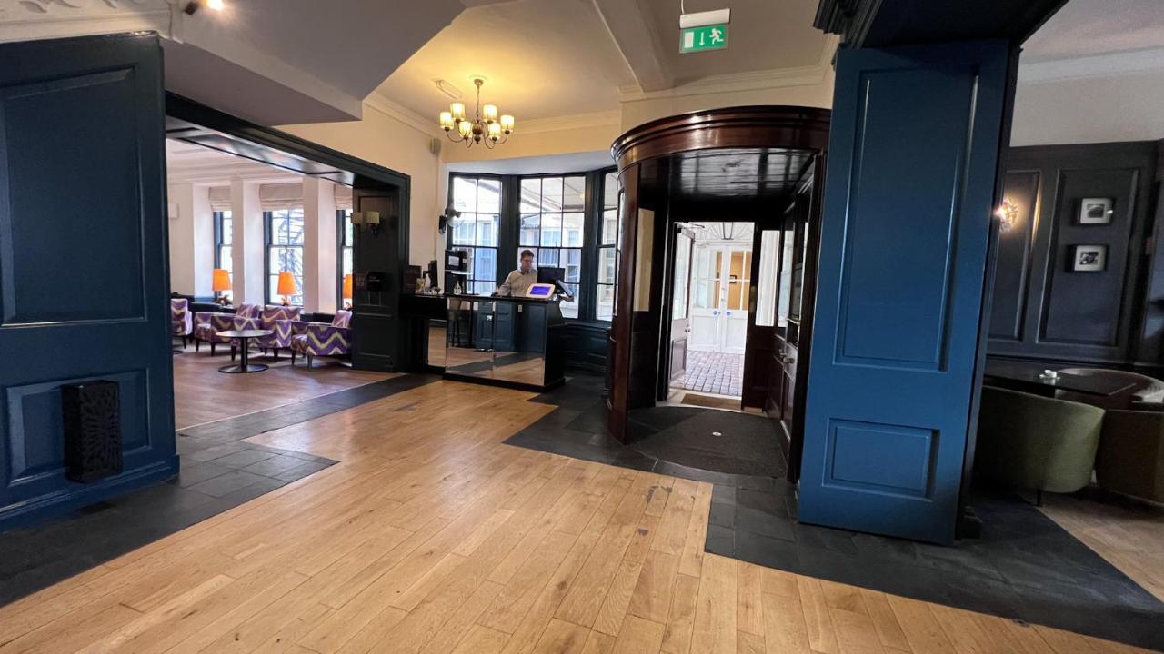 Hotel Mercure Centre Dolphin 4*