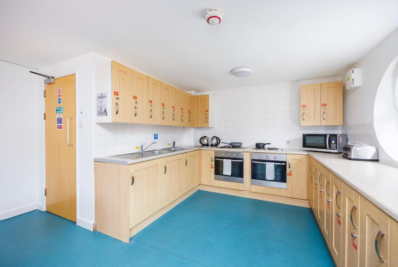 Comfortable Rooms, Southampton - Sk
