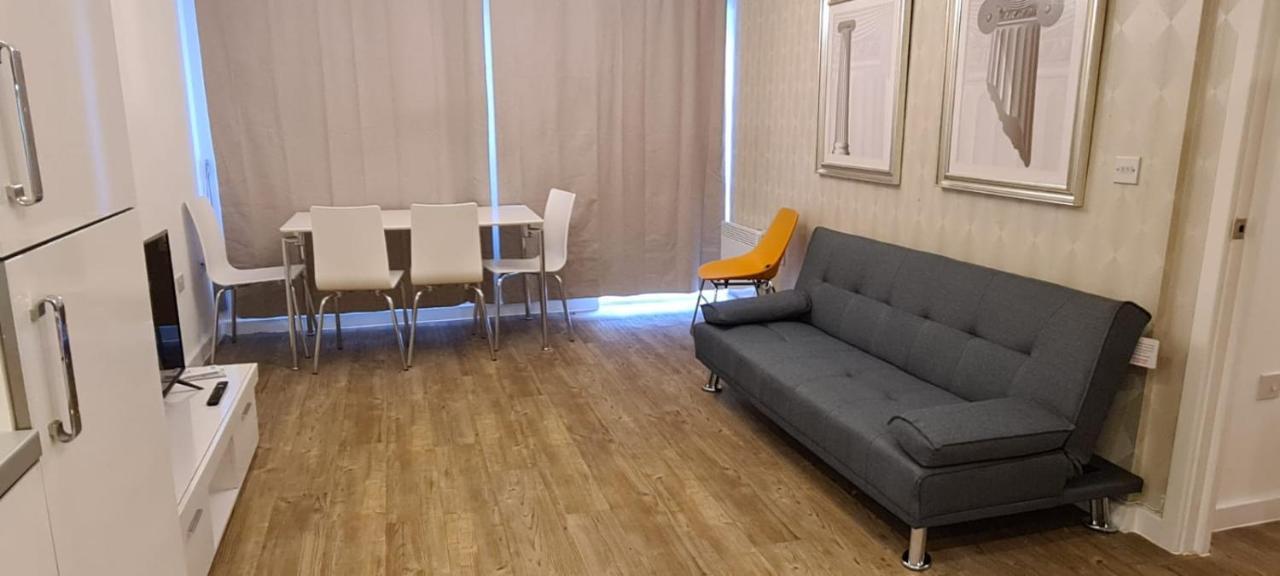Apartment Empress At College - Spacious 2 Bedroom