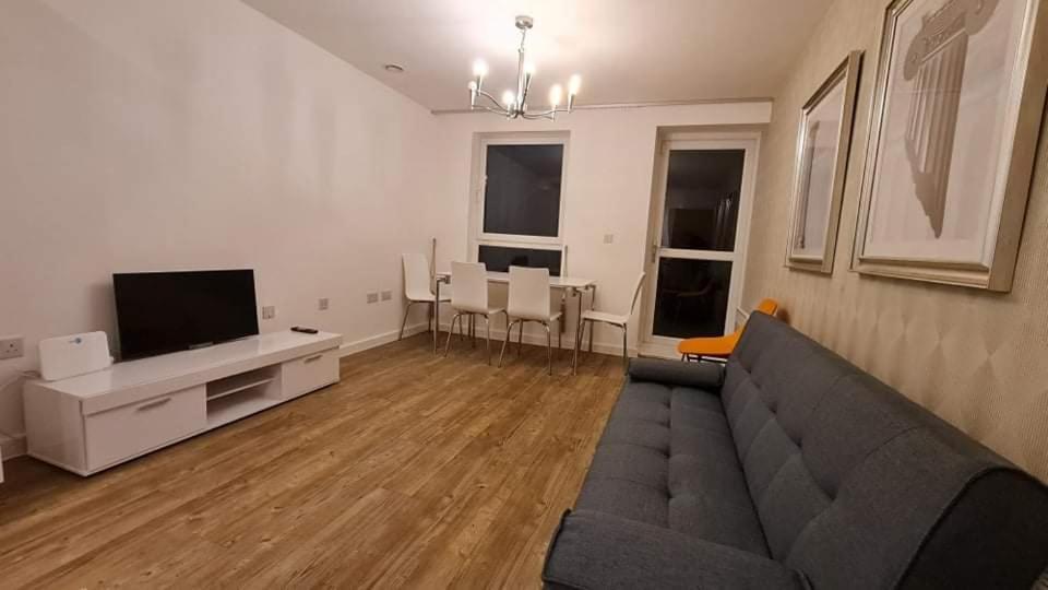 Apartment Empress At College - Spacious 2 Bedroom *