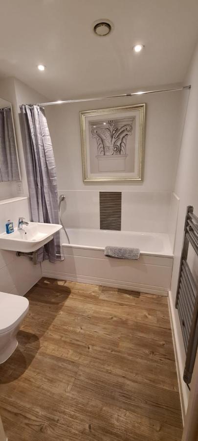 Empress At College - Spacious 2 Bedroom Apartment *